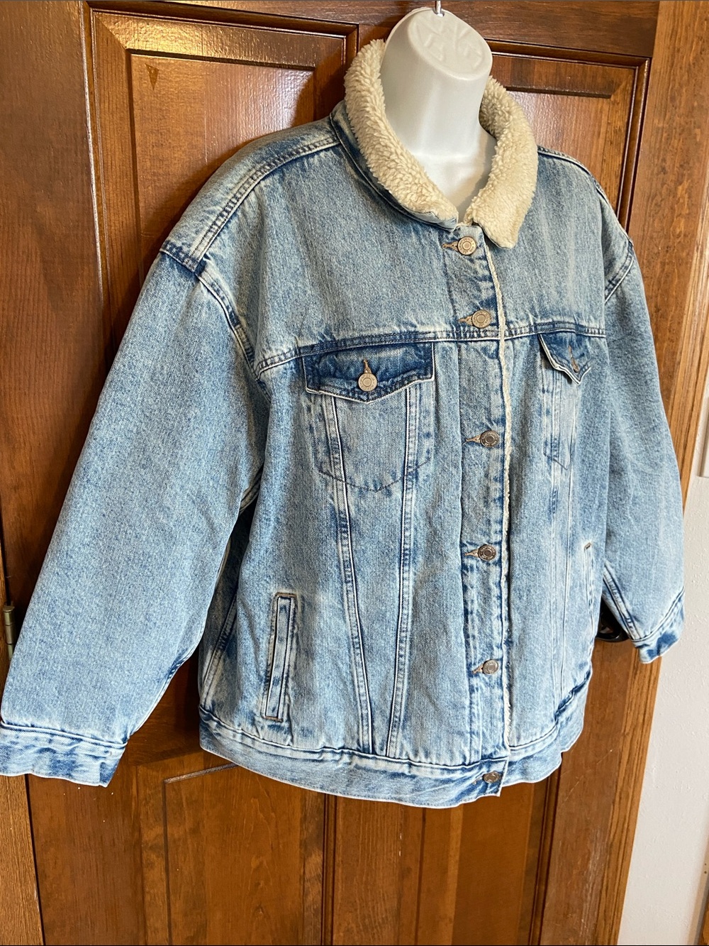Gap Classic Denim Sherpa-Lined Trucker Jacket acid Wash Size XL unisex new - Picture 2 of 13